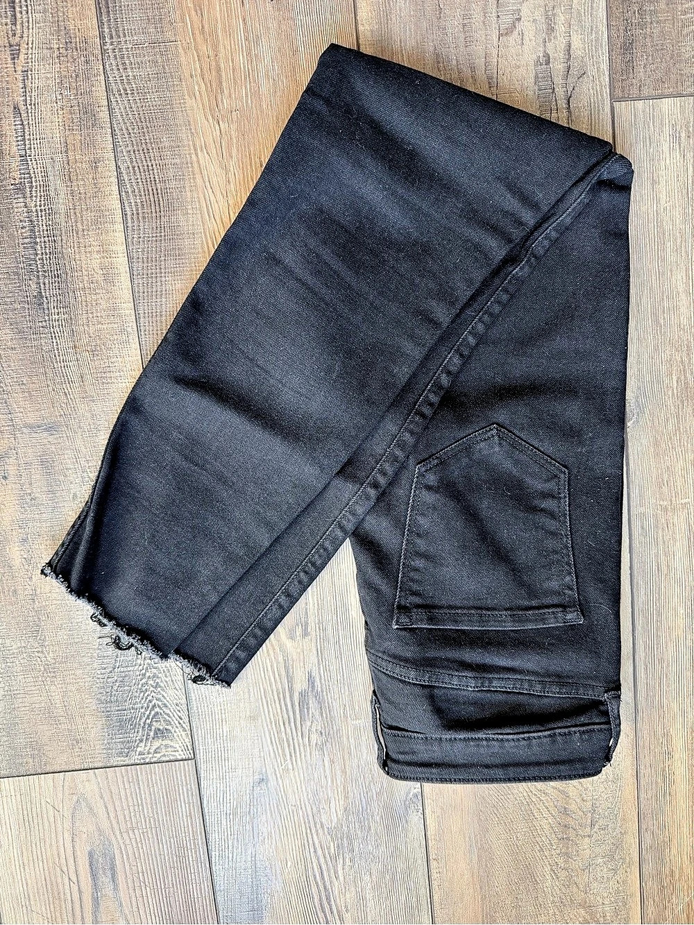 Old Navy Extra High-Waisted Rockstar 360° Stretch Super-Skinny Jeans Black Jeans